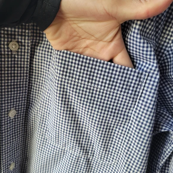 Uniqlo Checkered Shirt Mens Medium Navy Blue White Long Sleeve Check 100% Cotton - Picture 6 of 12